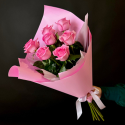 Flower bouquet of 7 soft pink roses in package