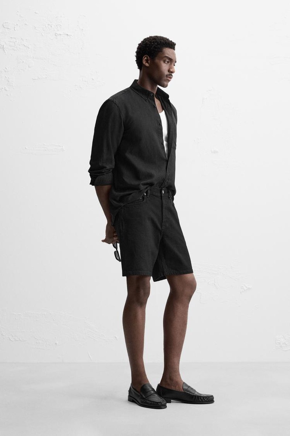 ZARA ДЖИНСОВЫЕ ШОРТЫ REGULAR FIT, ЧЕРНЫЙ