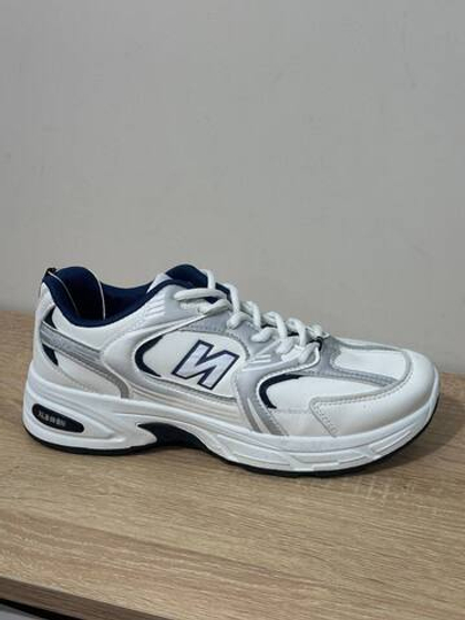 Кроссовки из эко кожи