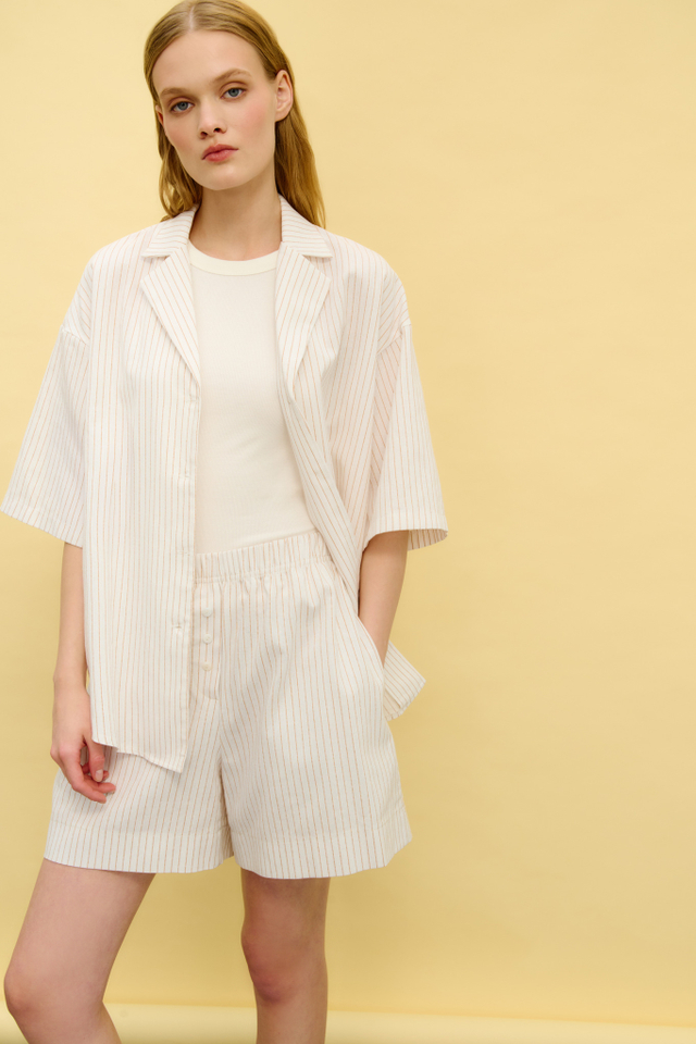 Шорты изо льна в полоску на резинке