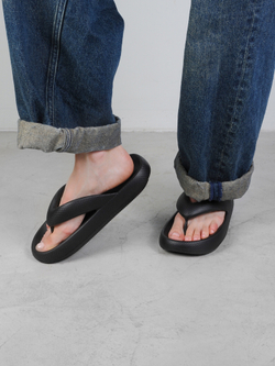 Шлепанцы женские черные