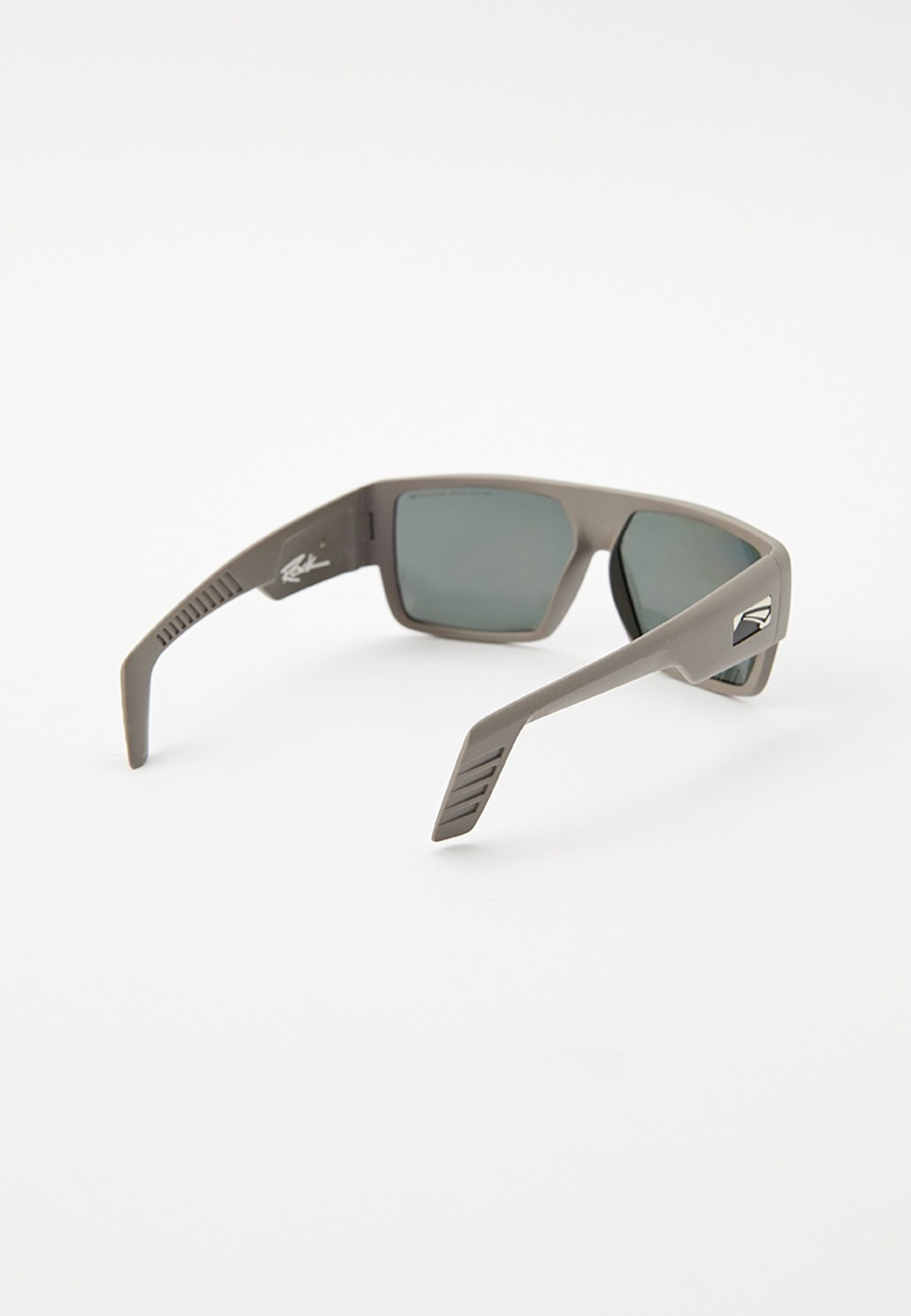 Спортивные очки LiP Rock / Matt Grey / PC Polarized / Smoke