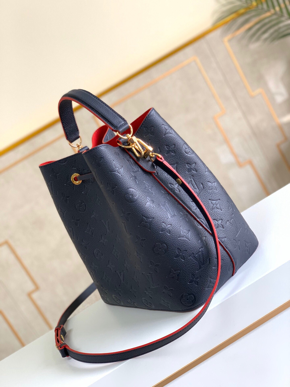 Louis Vuitton NeoNoe MM