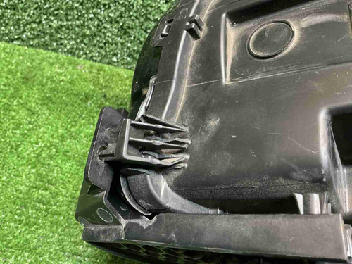 Фара правая Geely Tugella (2019-2024) LED