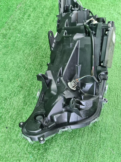 Фара правая Toyota RAV4 5 XA50 (2018-н.в.) LED