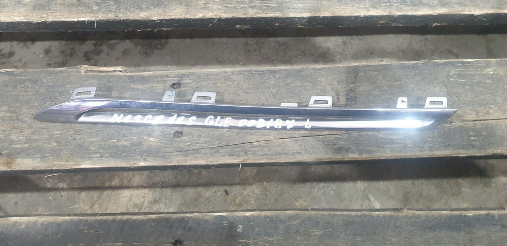 Молдинг решетки радиатора Mercedes GLE (C292) 15-19 Б/У Оригинал A2928880185