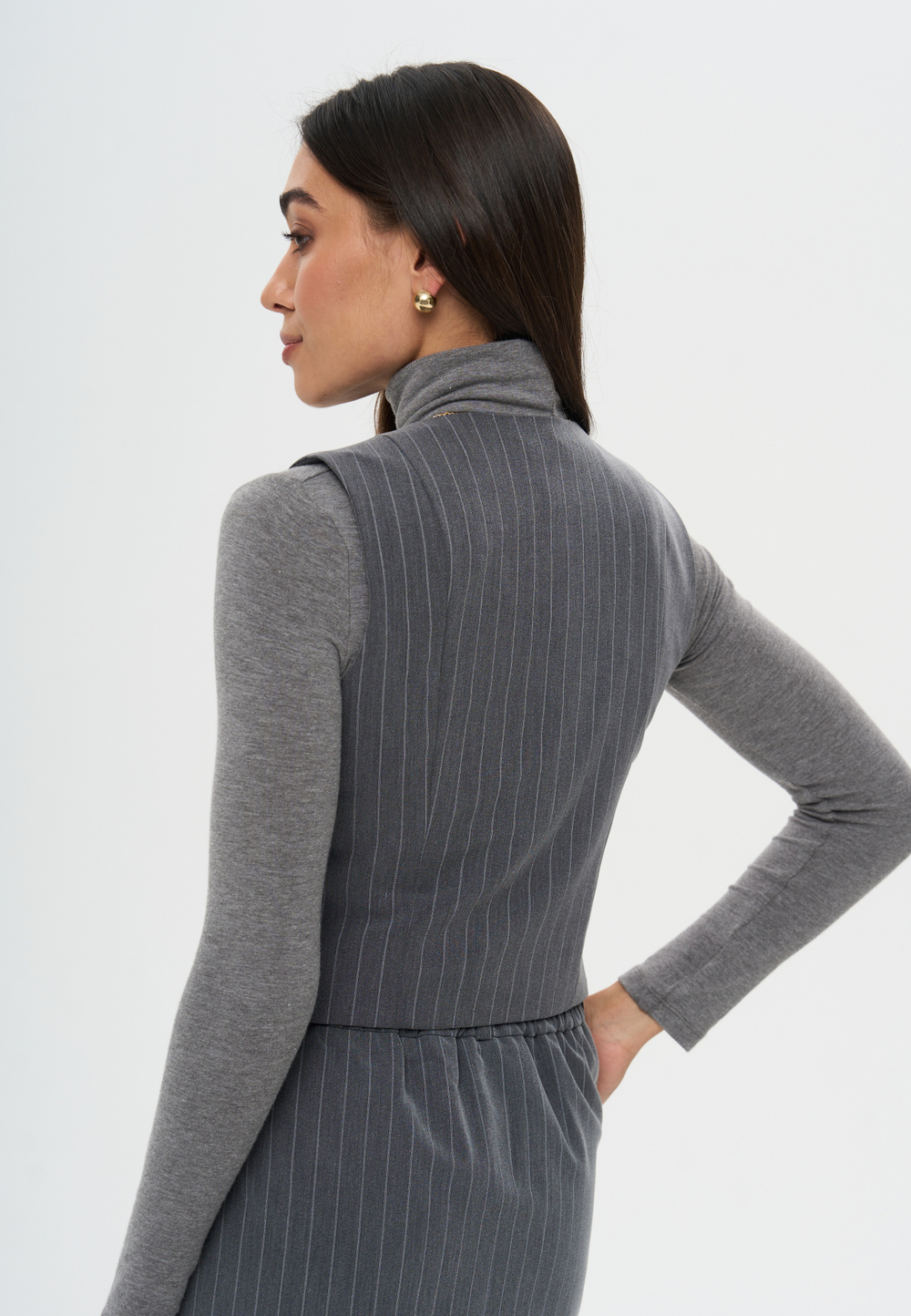 Жилет приталенный