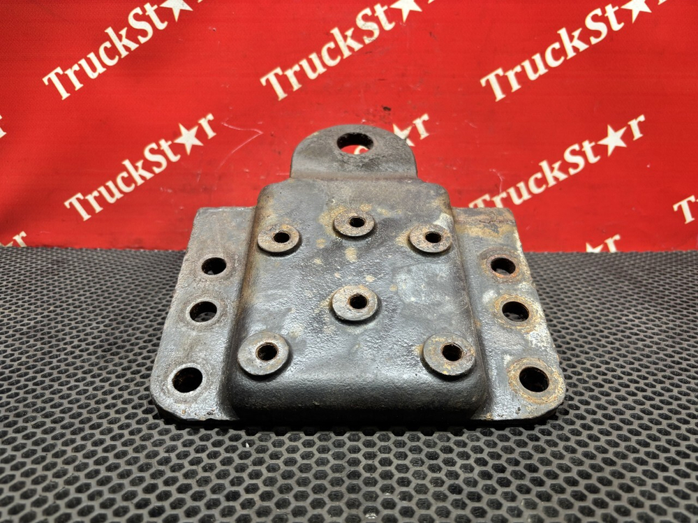 Кронштейн рессоры передней