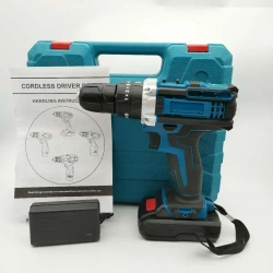 Шуруповёрт с двумя аккумуляторами.