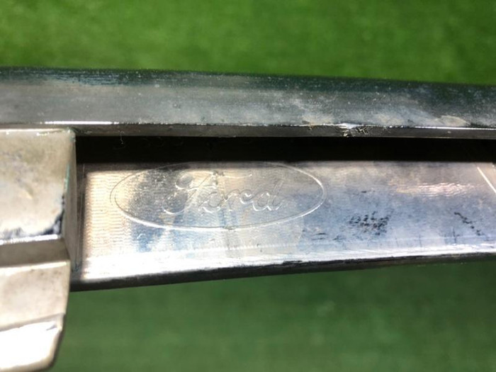 Молдинг решетки радиатора Ford Explorer 5 U502 (2010-2015)