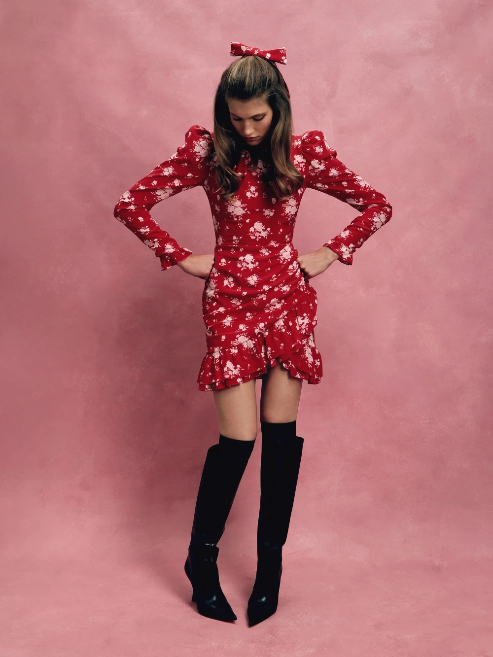 Шарлотта мини (Charlotte mini), платье мини из черного крепдешина с цветочным принтом