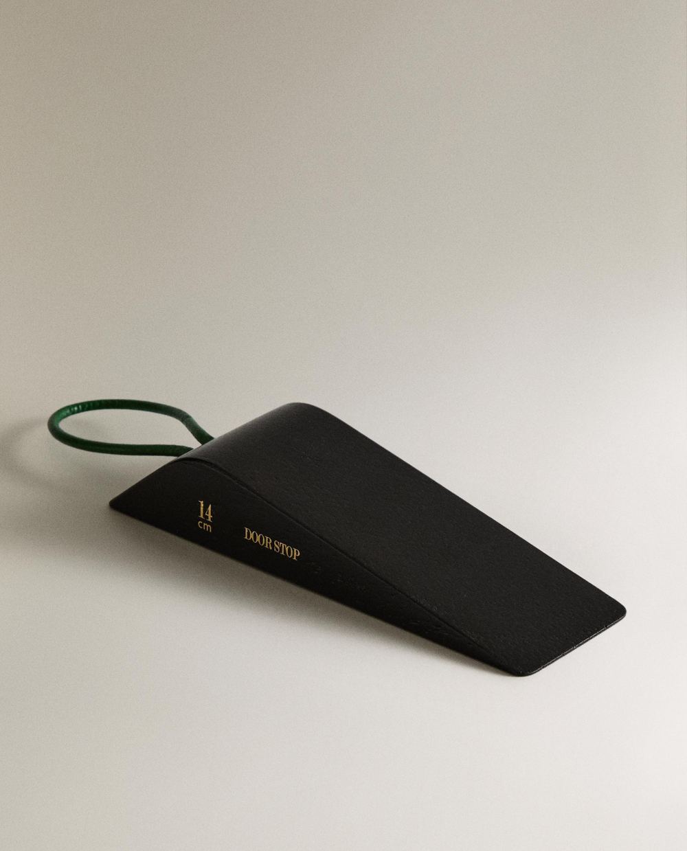 Zara Home Декоративная фигурка из дерева, цвет чёрный, 14 см