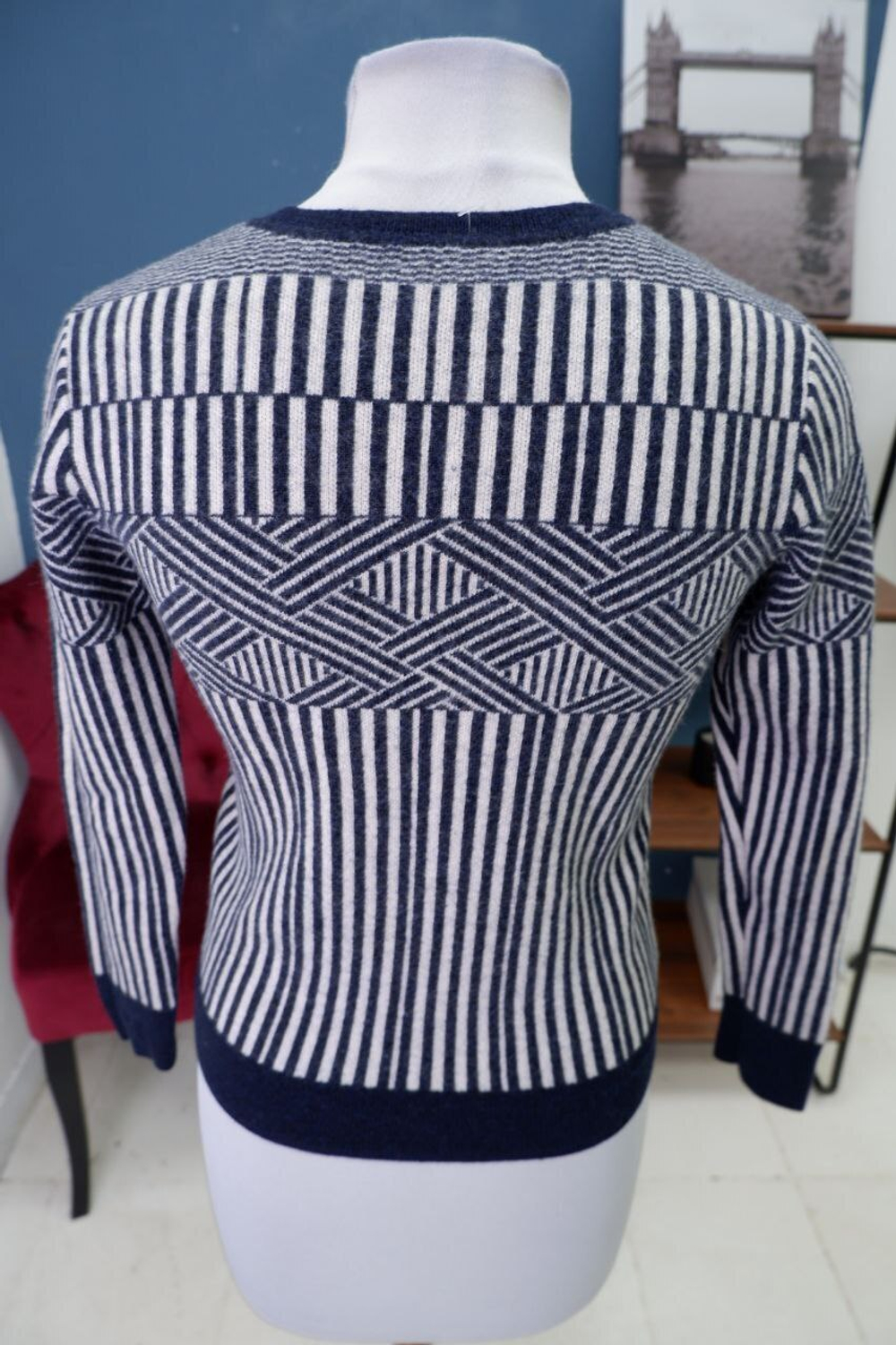 Джемпер шерстяной 42 размер