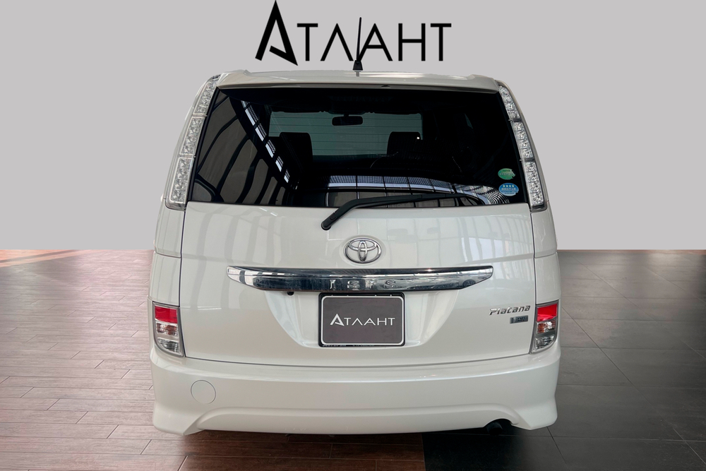 Toyota Isis, 2012 год