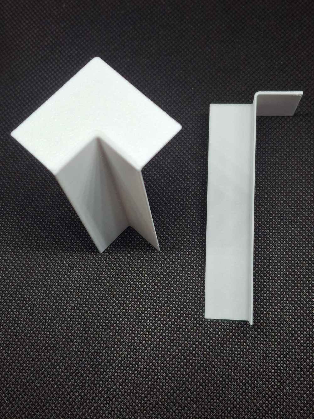 Внутренний угол для плинтуса с прямым профилем 66*13мм - 4 шт.