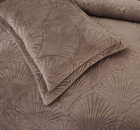 Покрывало 240x260 Sofi De MarkO Ариэль цвета капучино