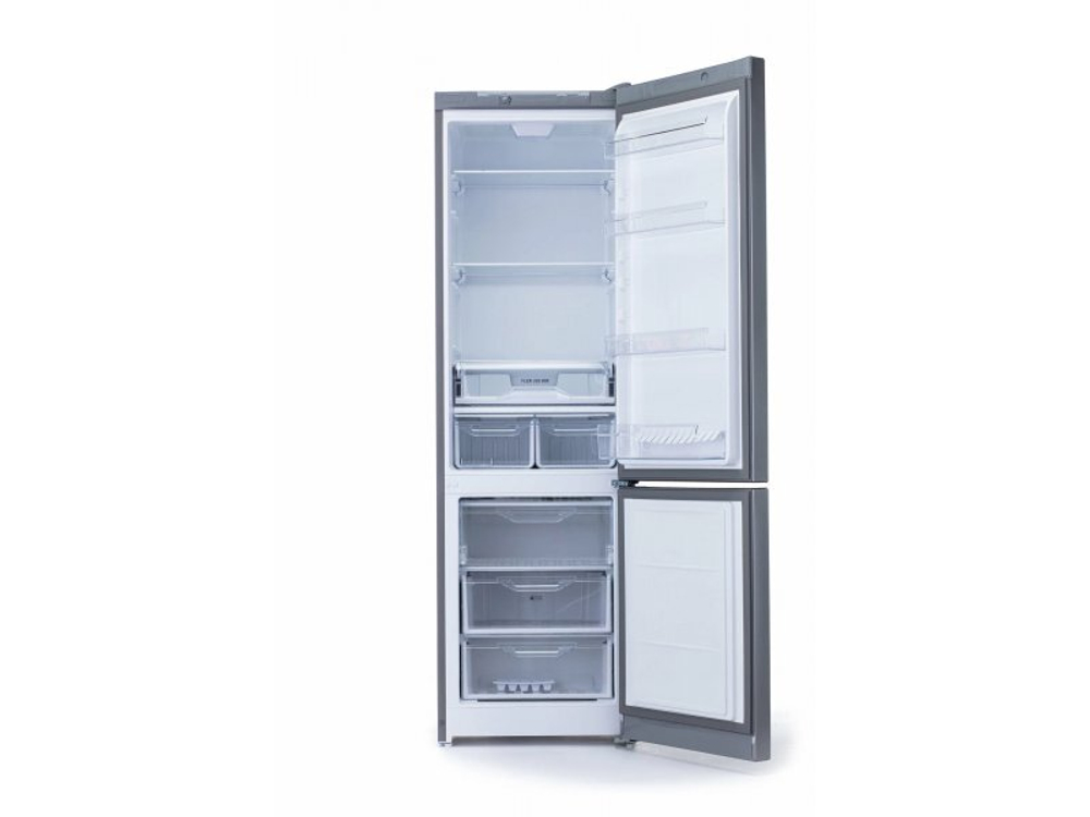 Холодильник двухкамерный Indesit DS 4200 G серебристый/черный