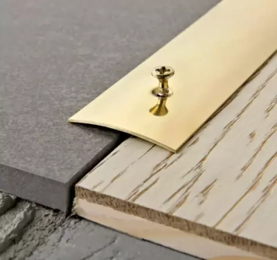 Порог плоский радиусный, латунь шлифованная
