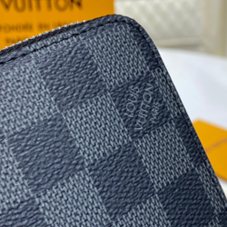 Louis Vuitton Zippy Wallet