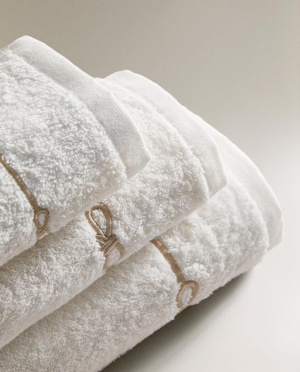 Zara Home - Полотенце для ванной с вышитым бантом, белый, 90х150 см