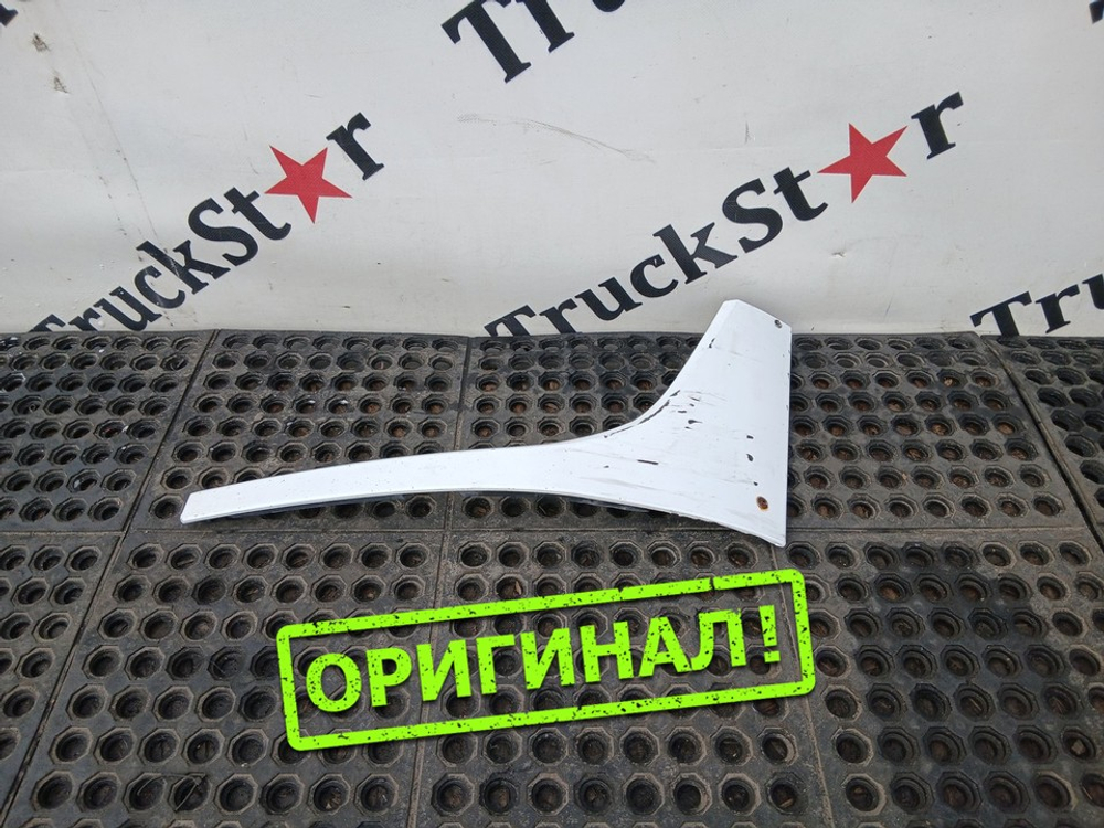 Облицовка фары левая