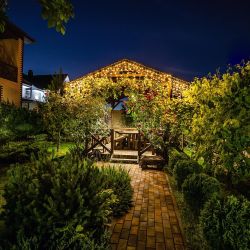 ULD-B6007-200-STK WARM WHITE IP44 Бахрома светодиодная со статическим свечением. 6м. Соединяемая. 200 светодиодов. Теплый белый свет. Провод прозрачный. ТМ Uniel