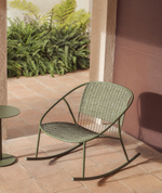 Уличное кресло-качалка Atrani из оцинкованной стали и зеленой веревки