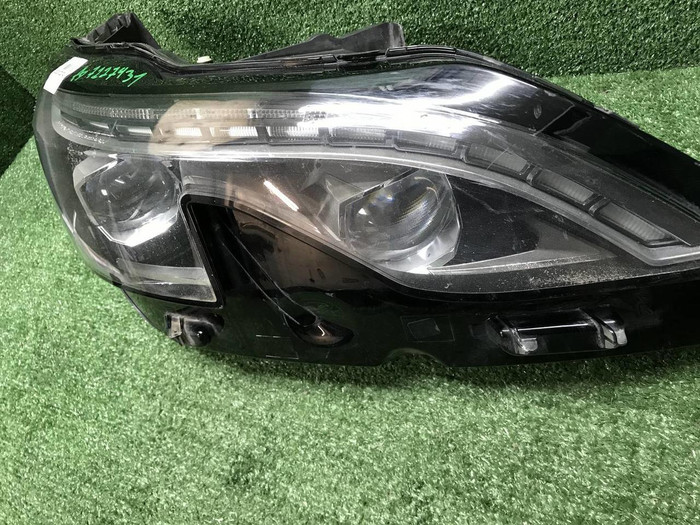 Фара правая Peugeot 3008 2 (2016-2020) LED