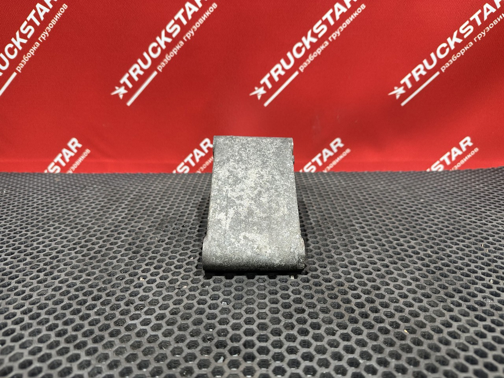 Кронштейн патрубка интеркулера