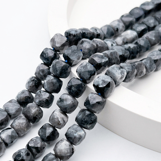 Ларвикит бусины, куб с огранкой, размер около 6,6-6,8 мм, цена за 14 шт (1/4 нити)