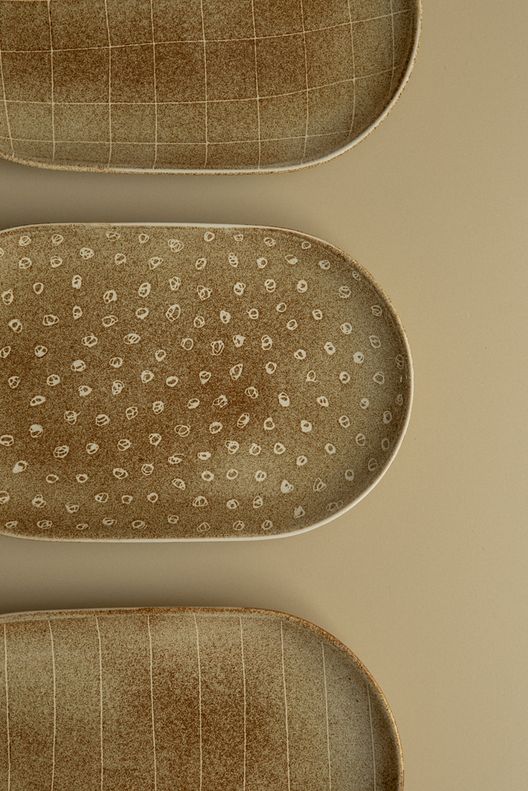 Тарелка овальная горчичного цвета, базовая / HEAT UP ceramics