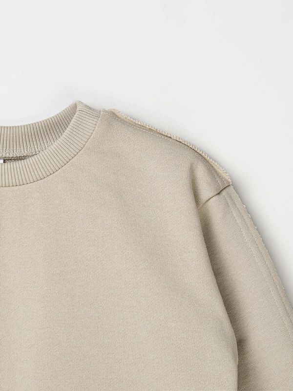 Свитшот с наружными швами из 100% хлопка 