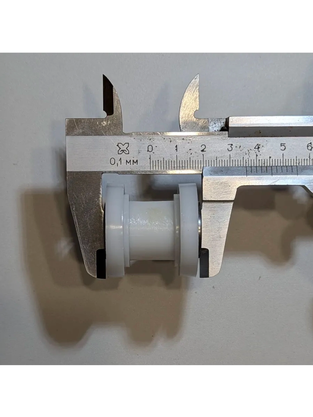 -- Ролик натяжителя приводной цепи для мотоцикла