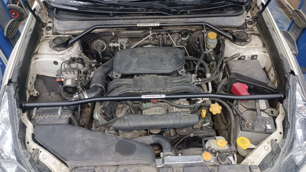 Распорка передняя около фар Subaru Outback 4 (BR) (ПОД ЗАКАЗ)