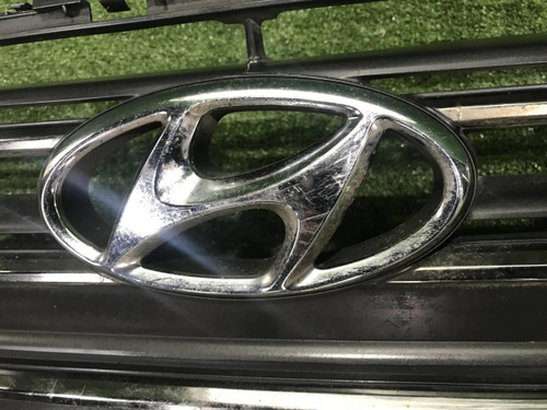 Решетка радиатора Hyundai Elantra 6 AD (2015-2019)