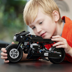 LEGO Technic - БЭТМЕН - БЭТМОТОР 42155