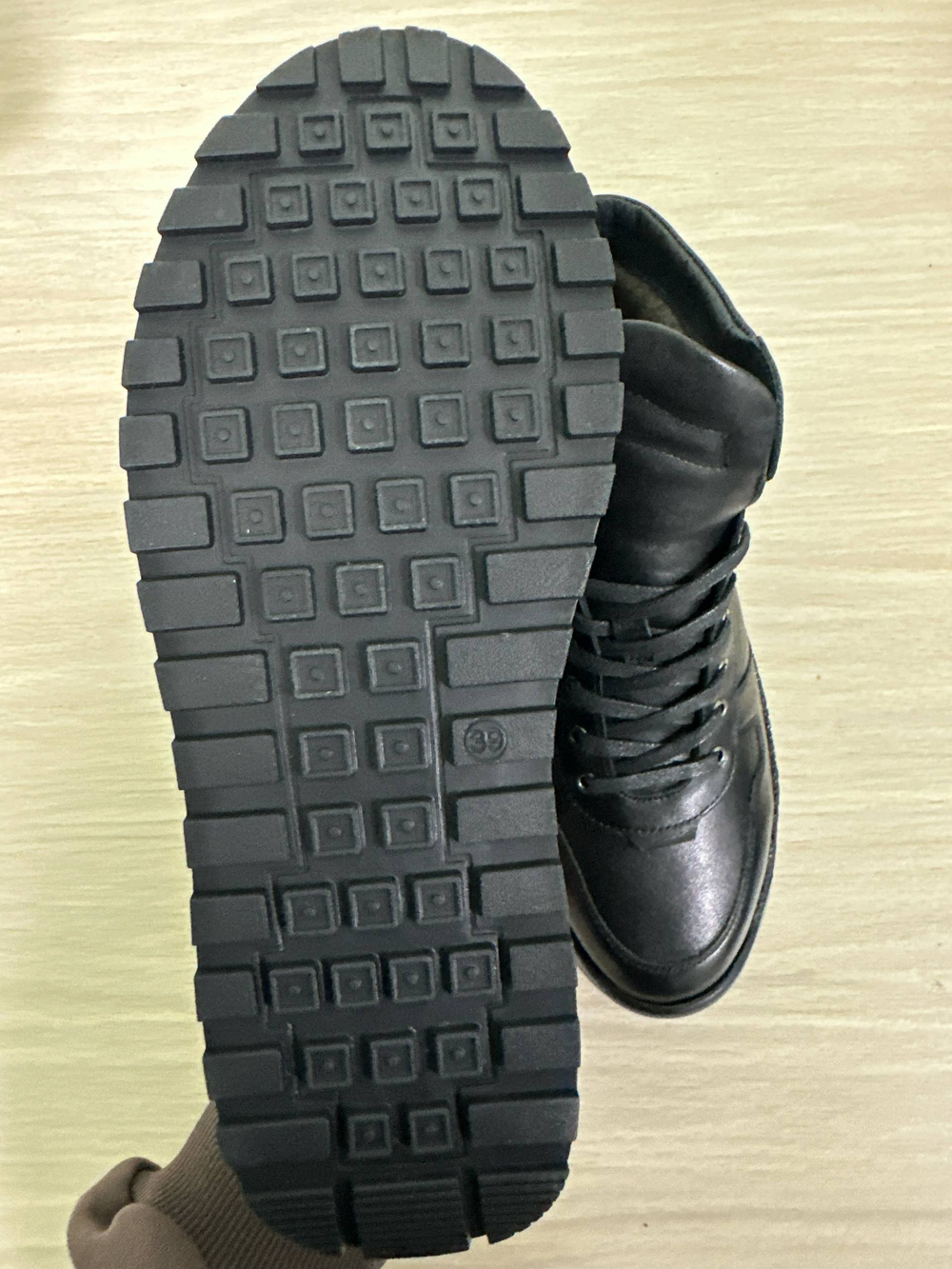 Ботинки женские(мех) 39р уценка_1331