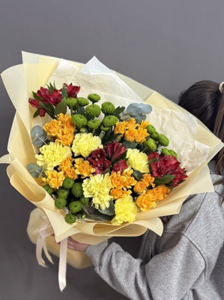 Авторский букет в яркой гамме