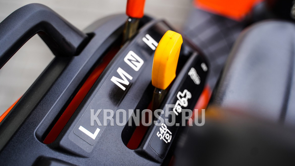 Трактор Kubota | Кубота B2741S 9+3 (Kubota India) STD agri 7.00-12 / 8.3-20 (с ПСМ)