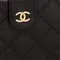 Женский черный стеганый кожаный кошелек Chanel с L-молнией