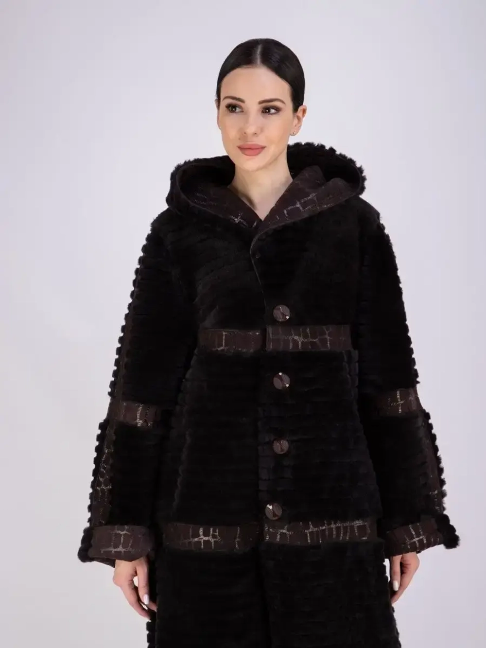 Дубленка женская натуральная длинная с капюшоном оверсайз