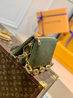 Louis Vuitton Coussin BB