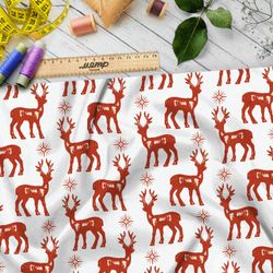 Ткань бязь красные олени и звёзды на белом фоне