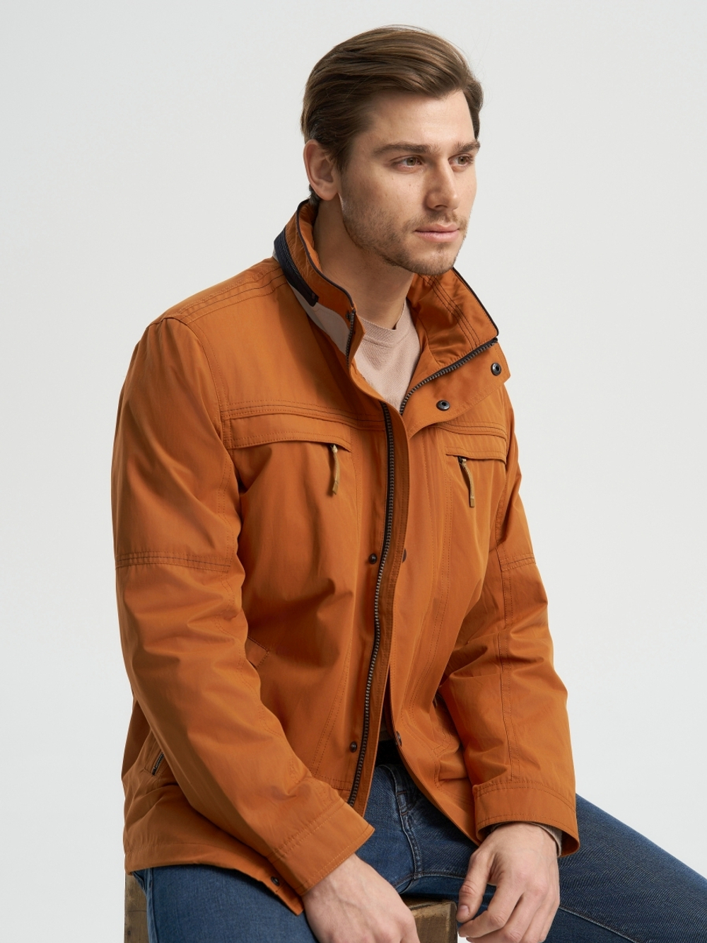 Мужская ветровка с капюшоном в классическом стиле от бренда Vizani