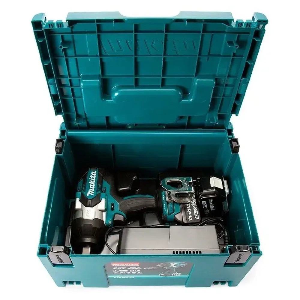Makita DTW1001RTJ аккумуляторный ударный гайковерт (2 x 5 Ач, ЗУ)