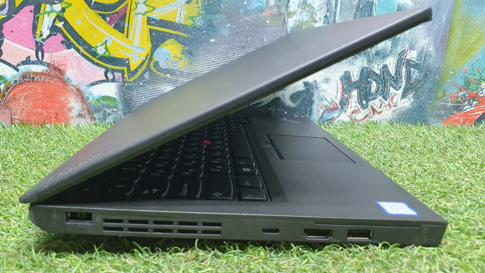 Ноутбук Lenovo i5-7/8Gb/FHD