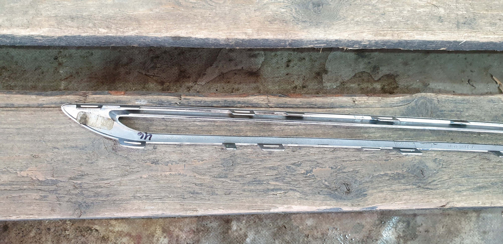 Молдинг решетки левый Mercedes ML GLE (W166) 15-19 Б/У Оригинал A1668881585