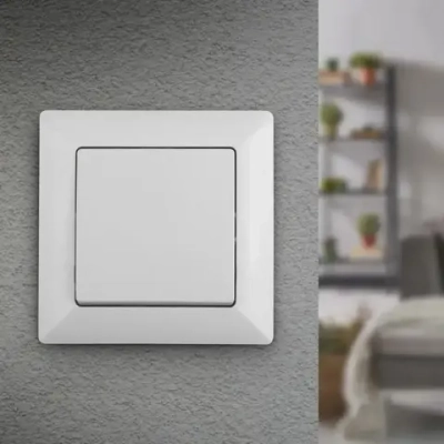 Выключатель Intro Solo 4-101-01 одноклавишный 10А-250В IP20 СУ белый