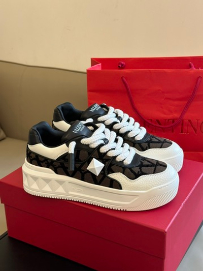 Valentino Garavani One Stud Sneaker