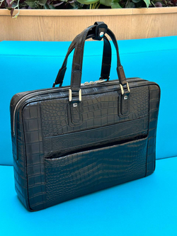 Сумка-мессенджер из кожи крокодила Zilli